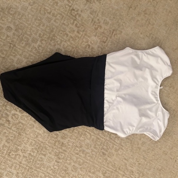 Swimsuit - Picture 5 of 5